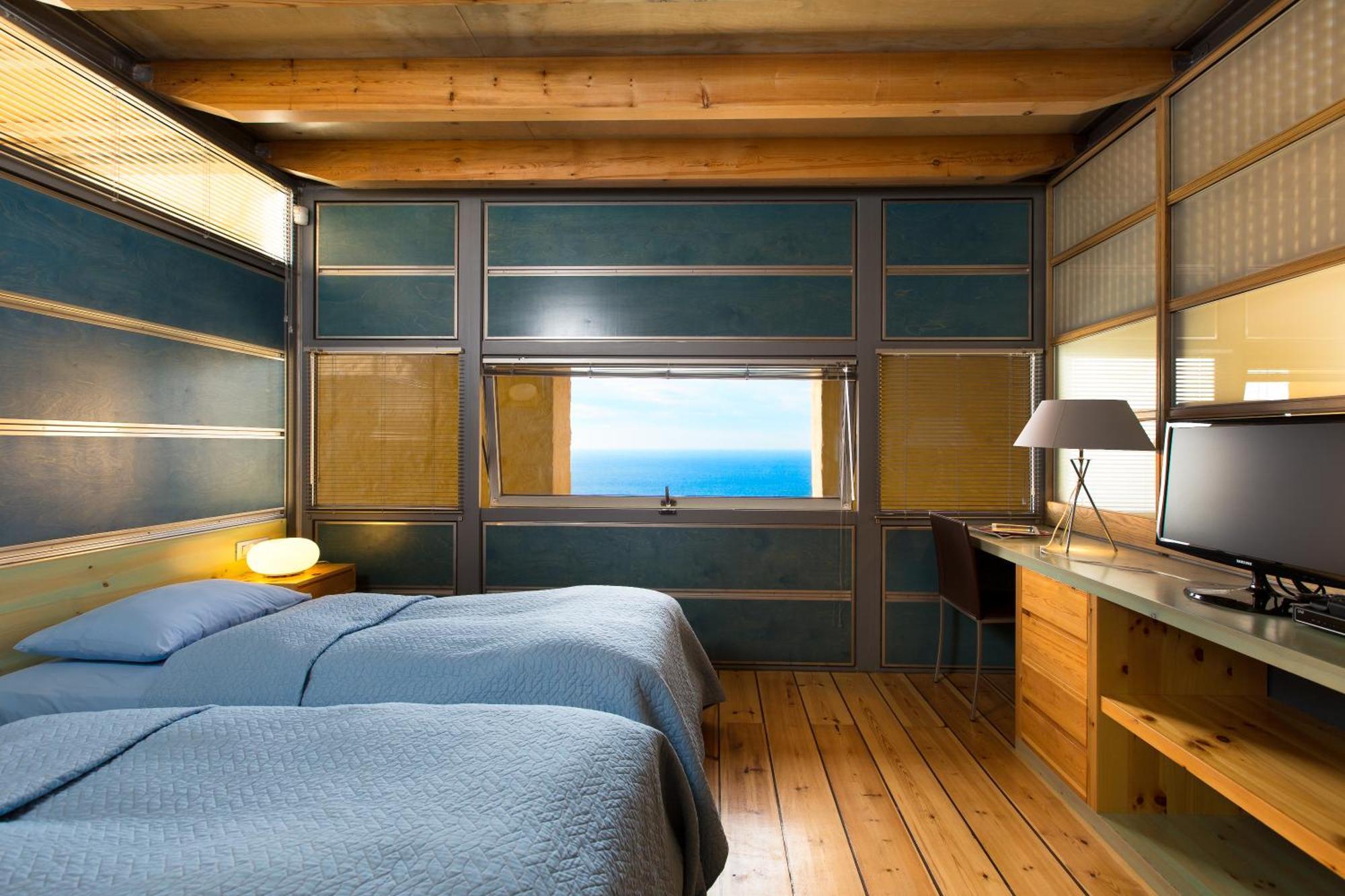 Beachfront Ravdoucha Epavlis Eleni Villa - Pool, Hot Tub, Gym, Sauna, Private Parking, Wifi 干尼亞 外观 照片