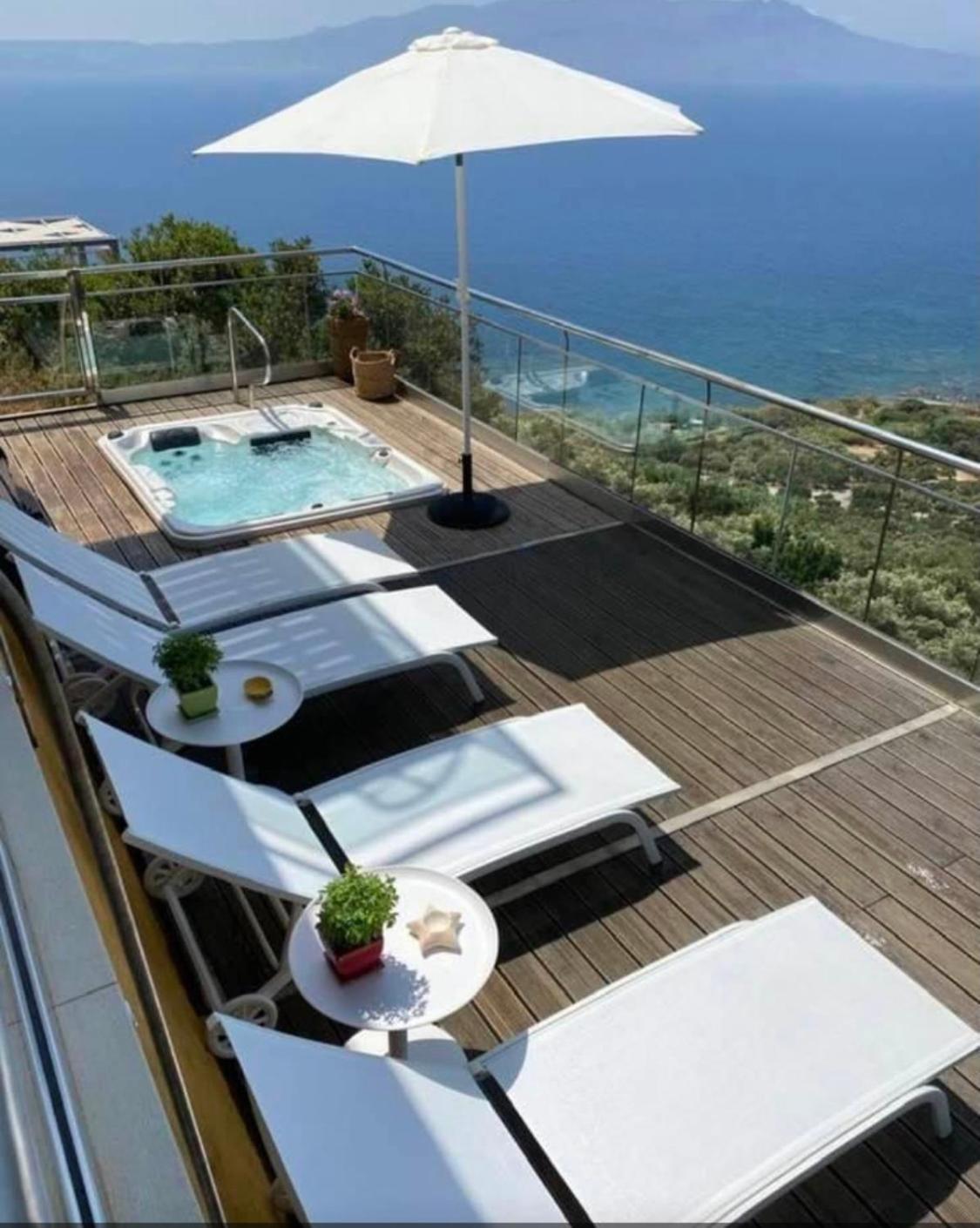 Beachfront Ravdoucha Epavlis Eleni Villa - Pool, Hot Tub, Gym, Sauna, Private Parking, Wifi 干尼亞 外观 照片