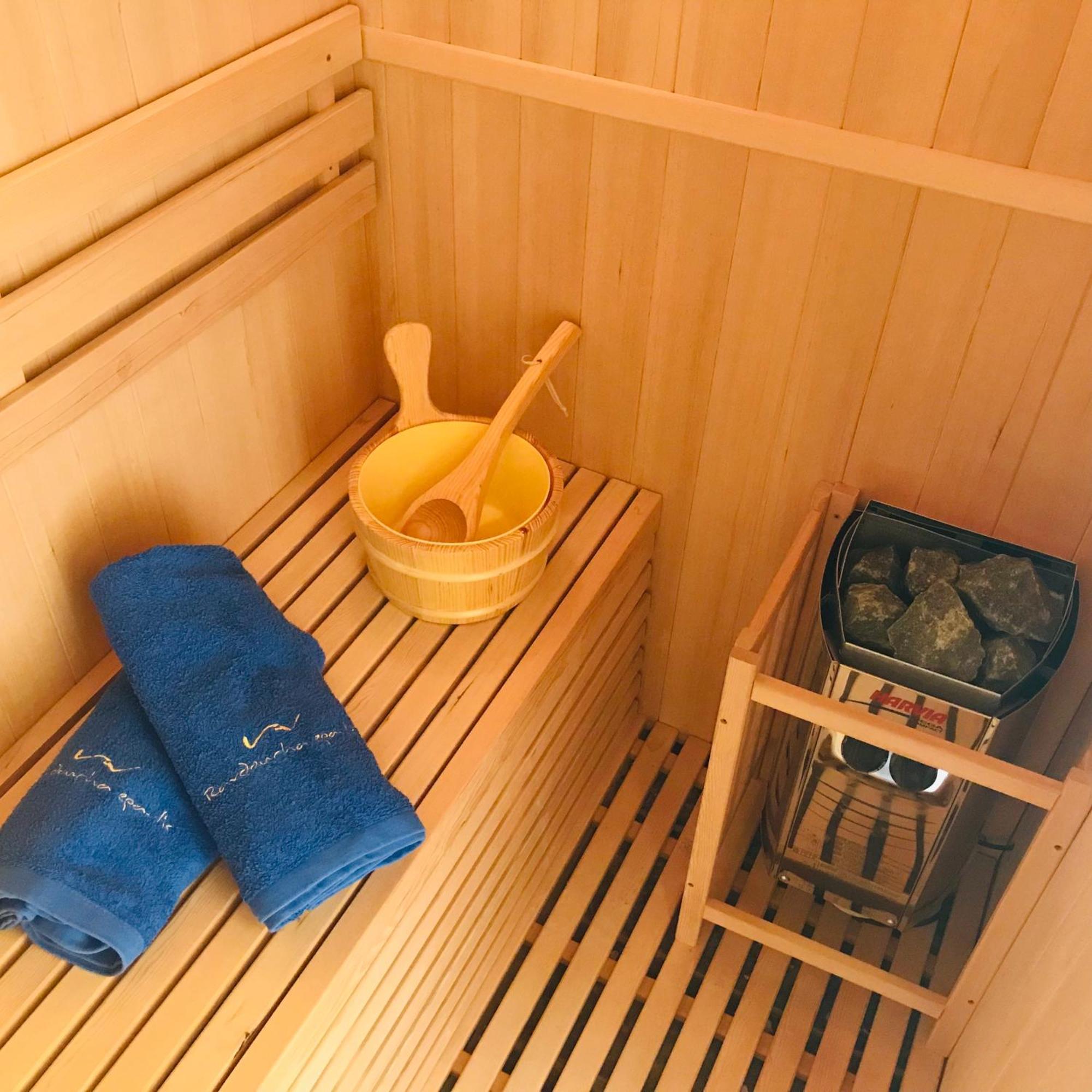 Beachfront Ravdoucha Epavlis Eleni Villa - Pool, Hot Tub, Gym, Sauna, Private Parking, Wifi 干尼亞 外观 照片