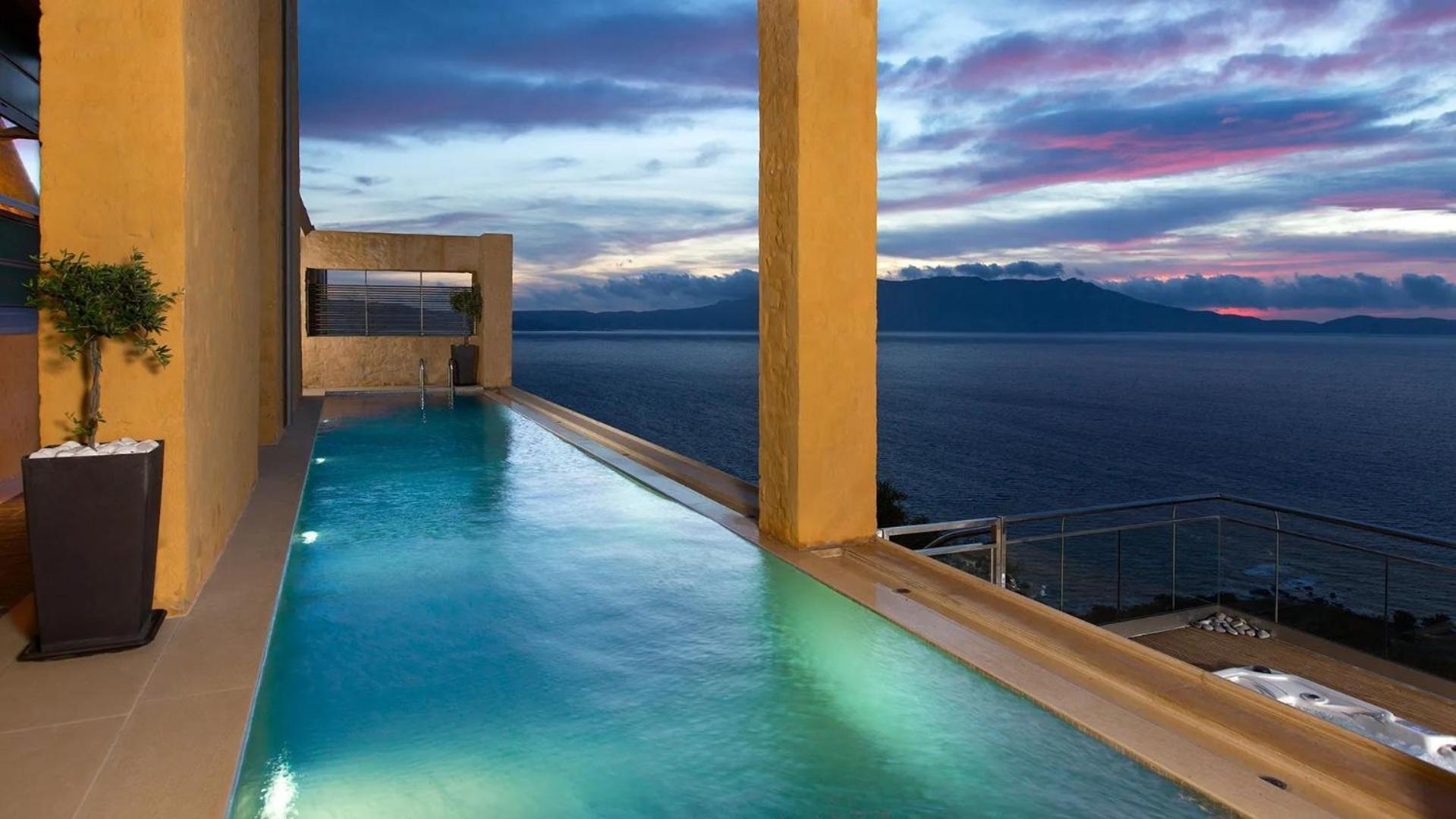 Beachfront Ravdoucha Epavlis Eleni Villa - Pool, Hot Tub, Gym, Sauna, Private Parking, Wifi 干尼亞 外观 照片