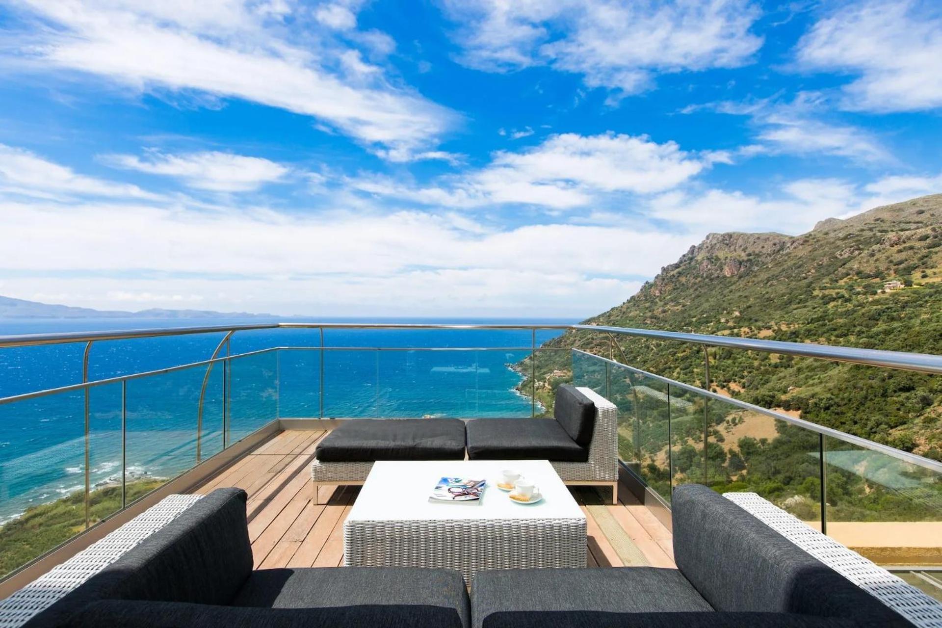 Beachfront Ravdoucha Epavlis Eleni Villa - Pool, Hot Tub, Gym, Sauna, Private Parking, Wifi 干尼亞 外观 照片