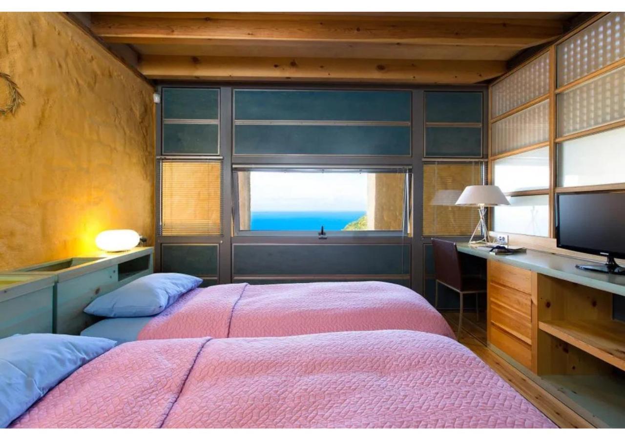 Beachfront Ravdoucha Epavlis Eleni Villa - Pool, Hot Tub, Gym, Sauna, Private Parking, Wifi 干尼亞 外观 照片