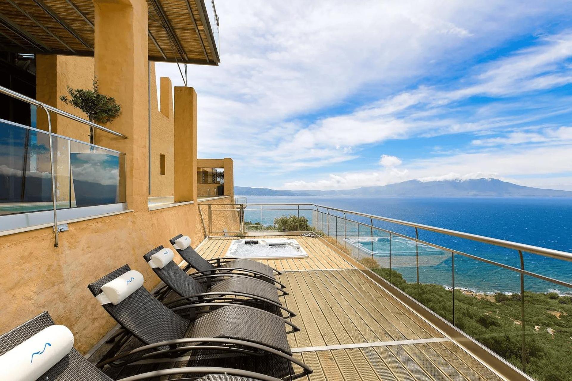 Beachfront Ravdoucha Epavlis Eleni Villa - Pool, Hot Tub, Gym, Sauna, Private Parking, Wifi 干尼亞 外观 照片