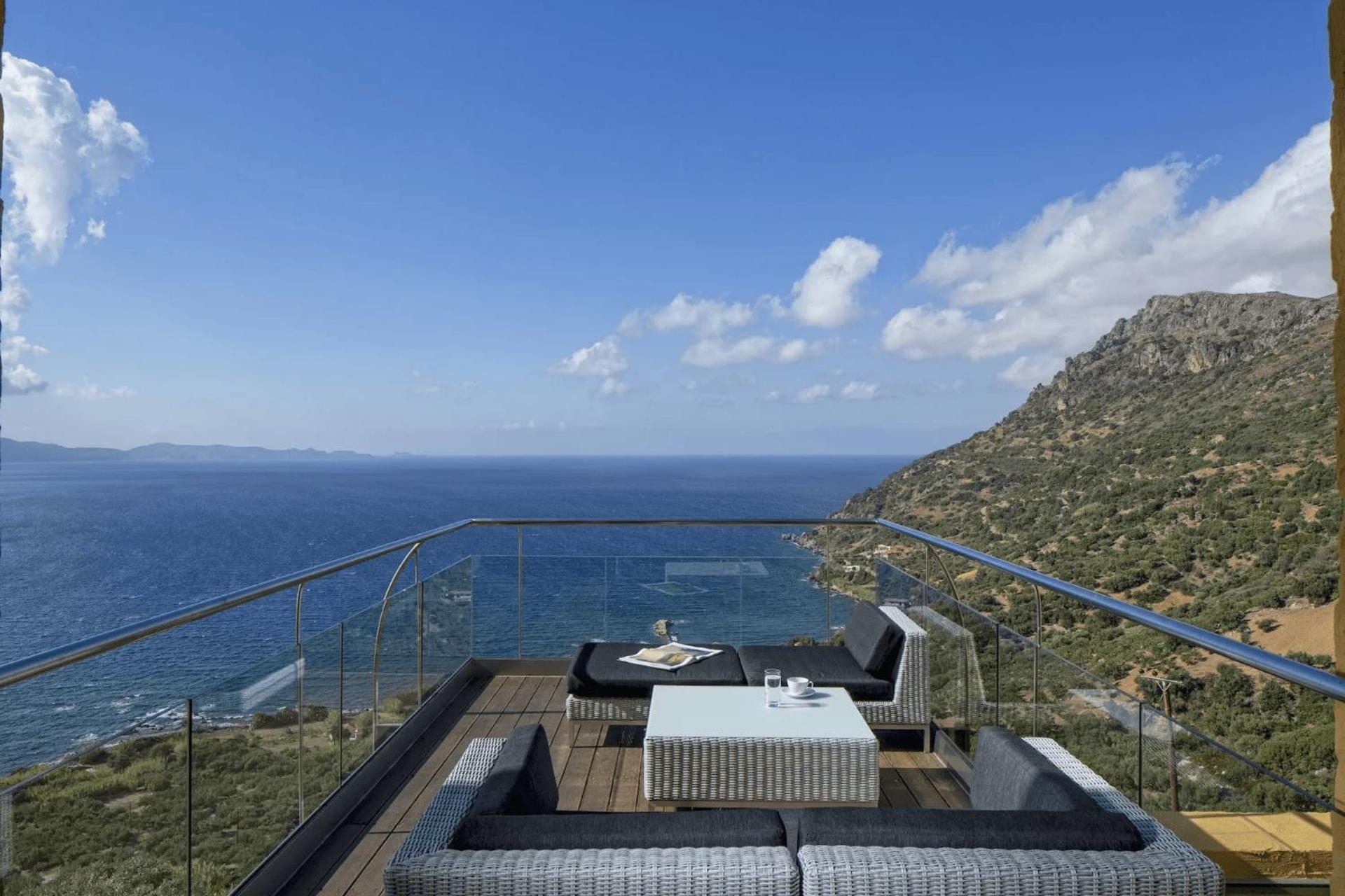 Beachfront Ravdoucha Epavlis Eleni Villa - Pool, Hot Tub, Gym, Sauna, Private Parking, Wifi 干尼亞 外观 照片